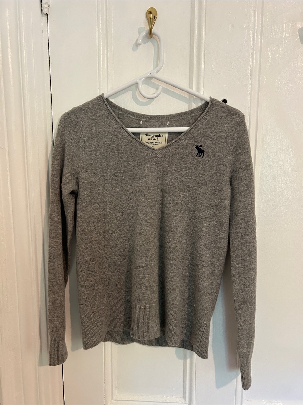 Abercrombie & Fitch Heather Grey V-Neck Knit Sweater